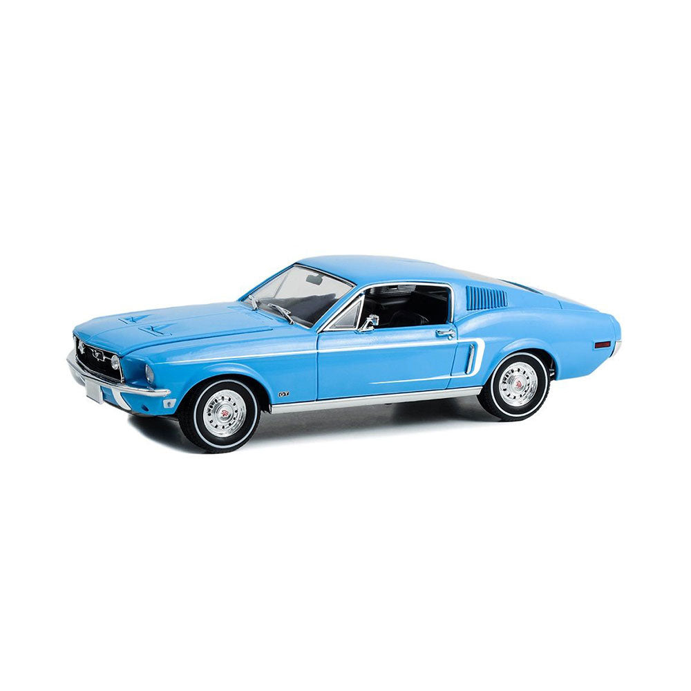 Modello in scala 1/18 della Ford Mustang Fastback del 1968 (blu sierra)