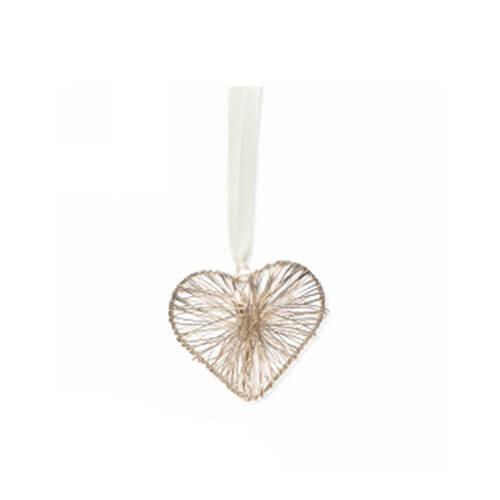 Il mio intricato ciondolo da sposa a forma di cuore in filo metallico