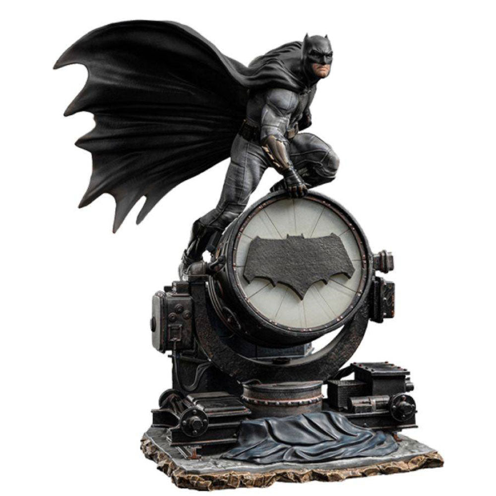 Justice League 2017 Batman on Bat-Signal 1:10 Scale Statue