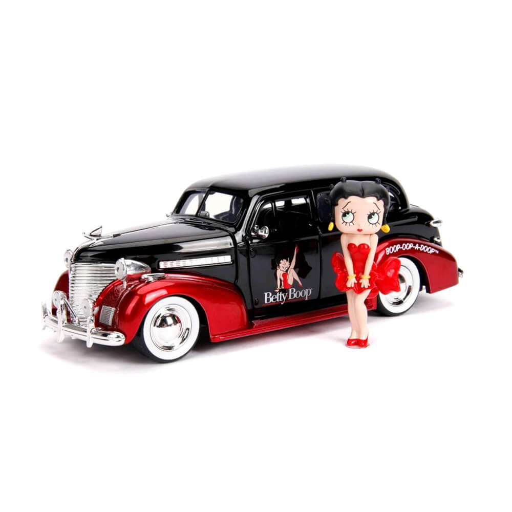 Betty Boop 1939 Chevy Master Dx 1:24 Figure Hollywood Ride