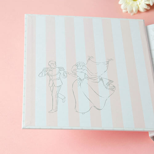 Álbum de boda de Cenicienta y Príncipe Azul Disney